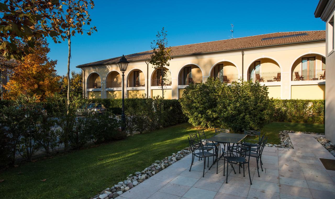 Hotel Villa Dei Carpini Oderzo Kültér fotó