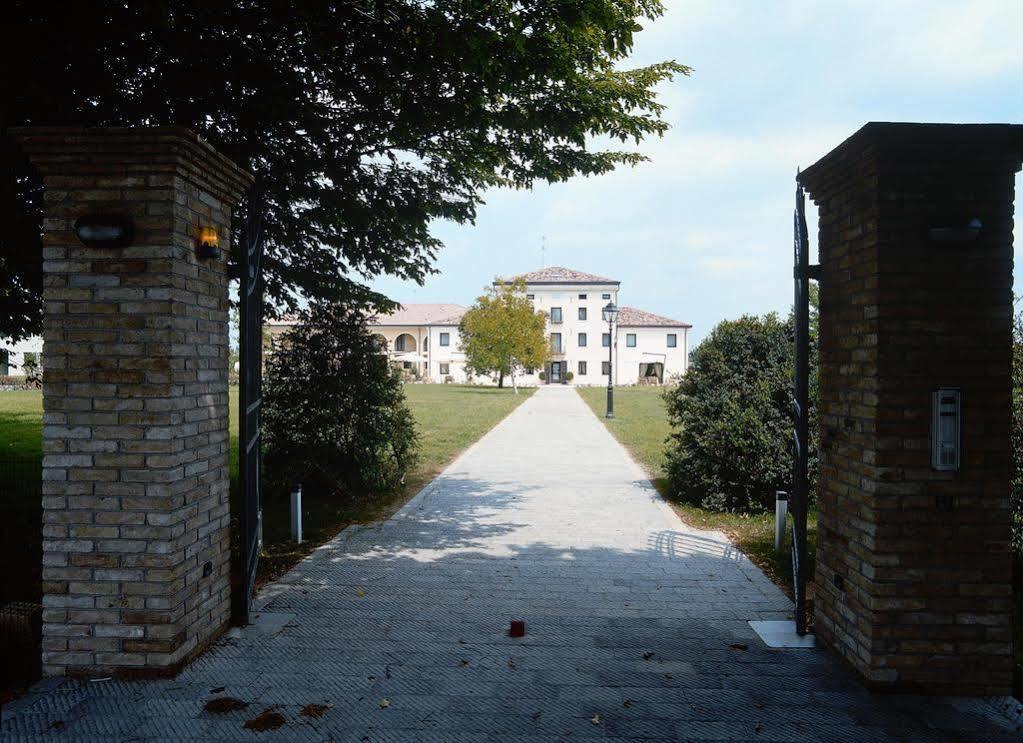 Hotel Villa Dei Carpini Oderzo Kültér fotó