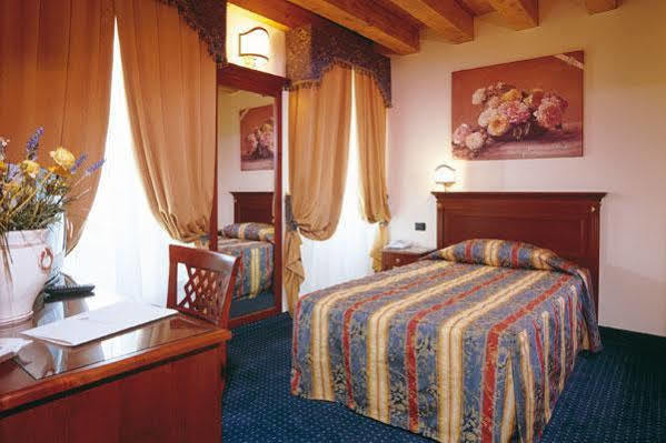 Hotel Villa Dei Carpini Oderzo Kültér fotó